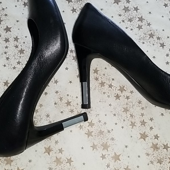 Black Franco Sarto Pumps - Picture 5 of 6
